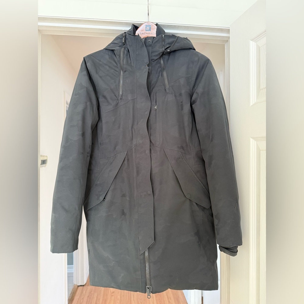 Women’s Indeyva Black Camo Down Parka - M